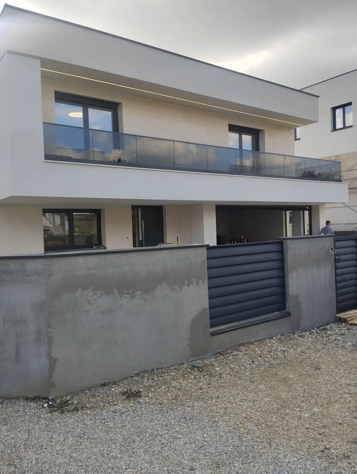 Staklene ograde za terase, stepenice i balkone — primer 10