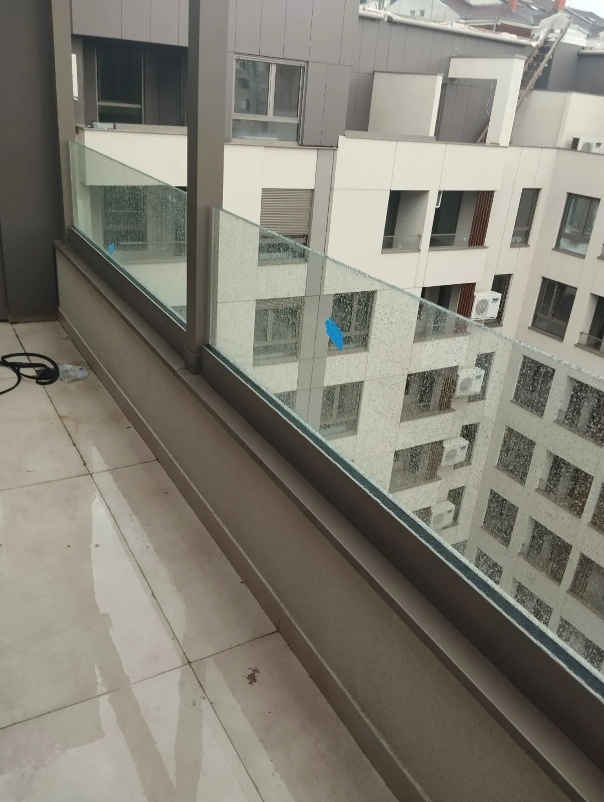 Staklene ograde za terase, stepenice i balkone — primer 18